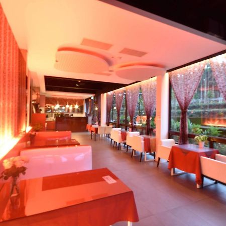 Full House Bed And Breakfast Nantou Buitenkant foto