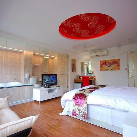 Full House Bed And Breakfast Nantou Buitenkant foto
