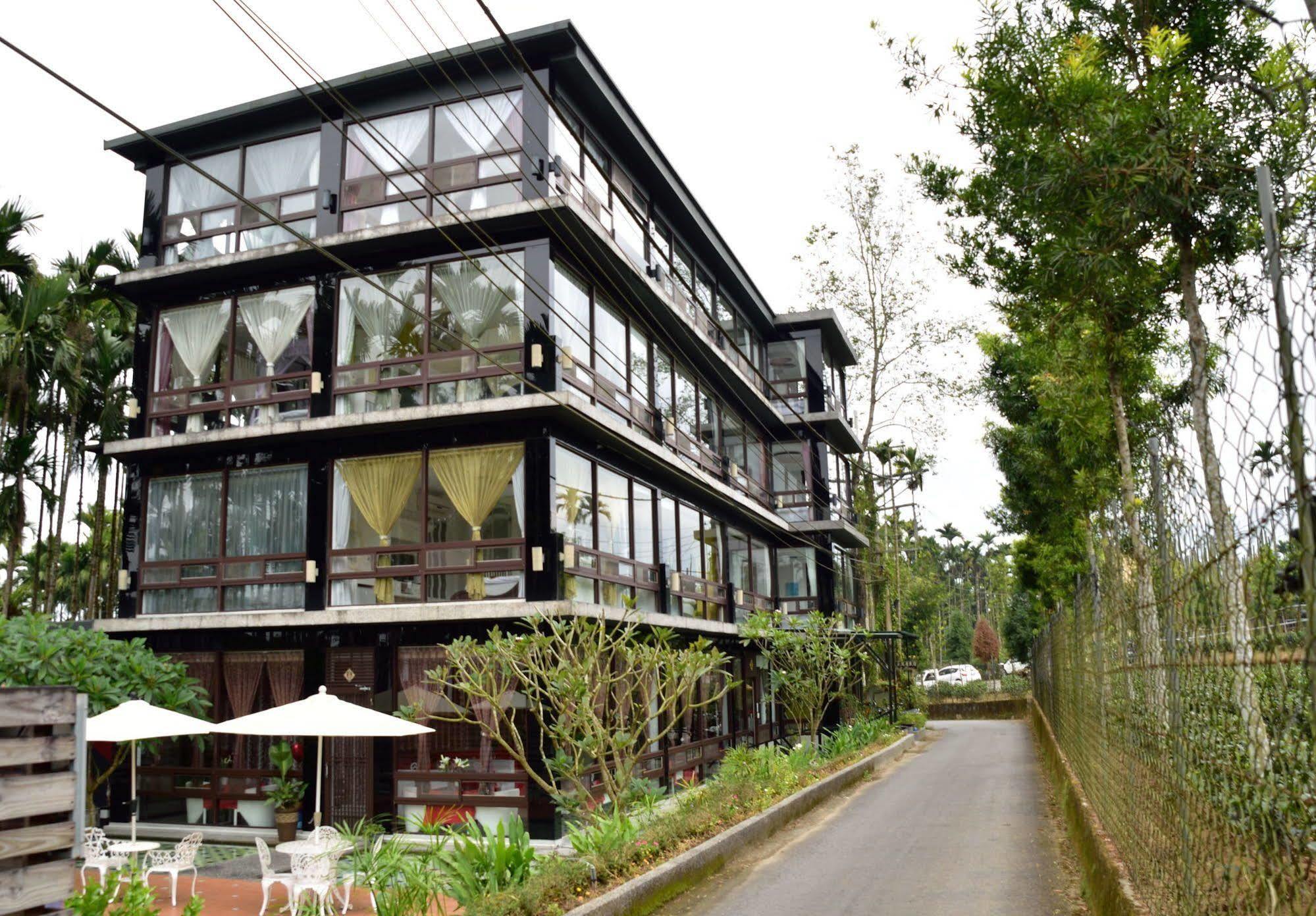 Full House Bed And Breakfast Nantou Buitenkant foto