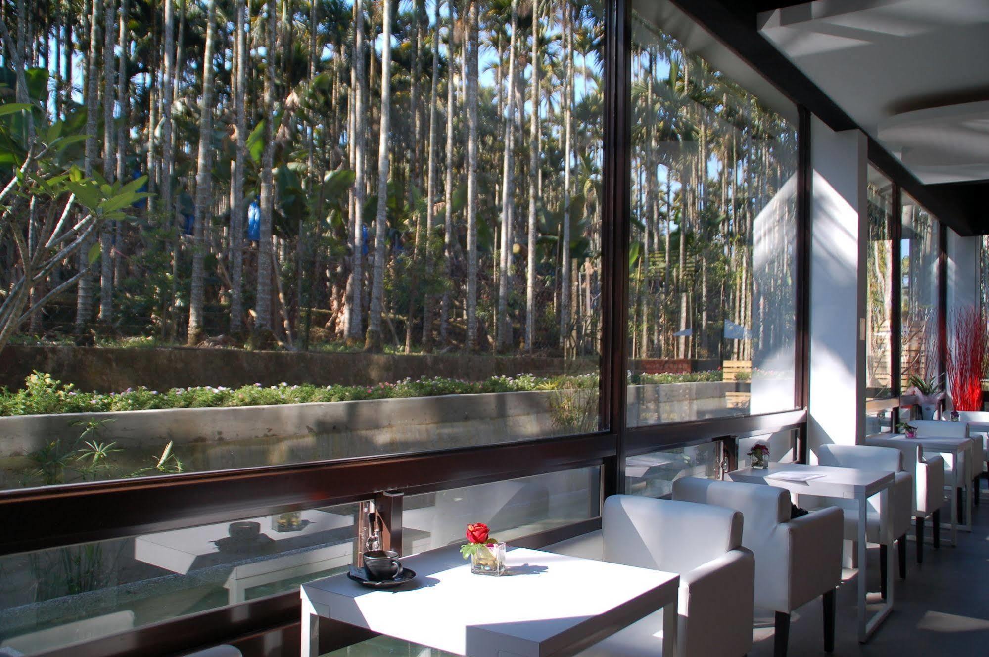 Full House Bed And Breakfast Nantou Buitenkant foto