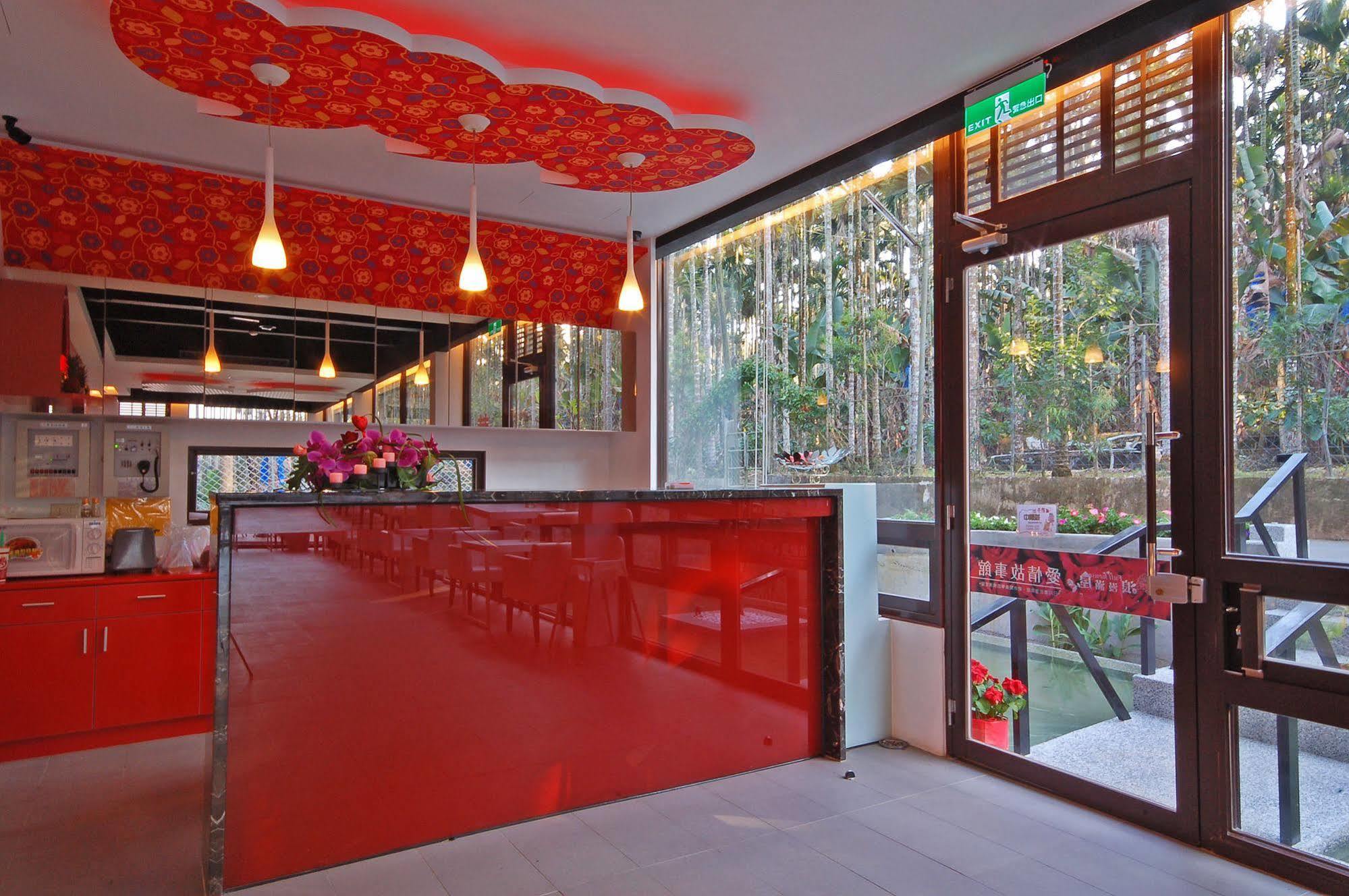 Full House Bed And Breakfast Nantou Buitenkant foto