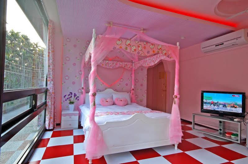 Full House Bed And Breakfast Nantou Buitenkant foto